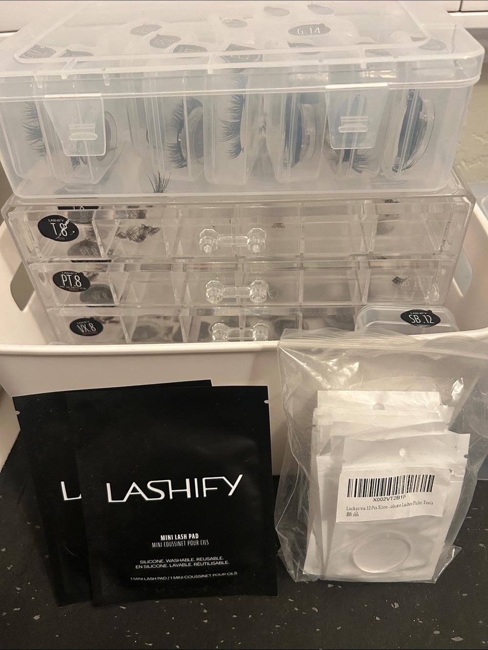 LASHIFY Clear Storage Lash Trays with Lashify Lashes.